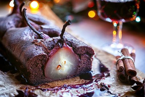 Dessert aux fruits et au chocolat noir