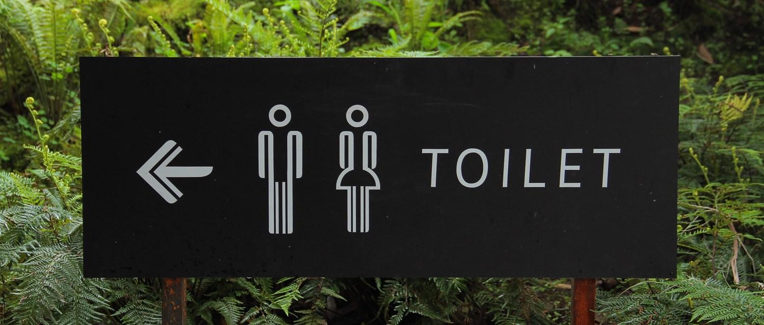 panneau des toilettes