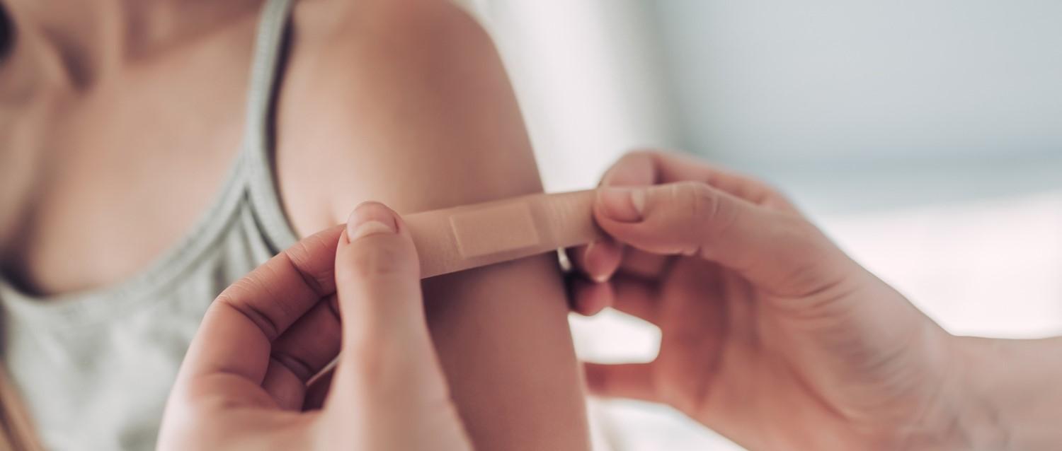 Puis-je recevoir des vaccins de routine pendant l'enfermement ?