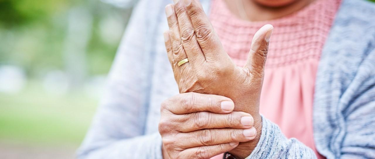 Comment prévenir l'ostéoporose pendant la ménopause ?