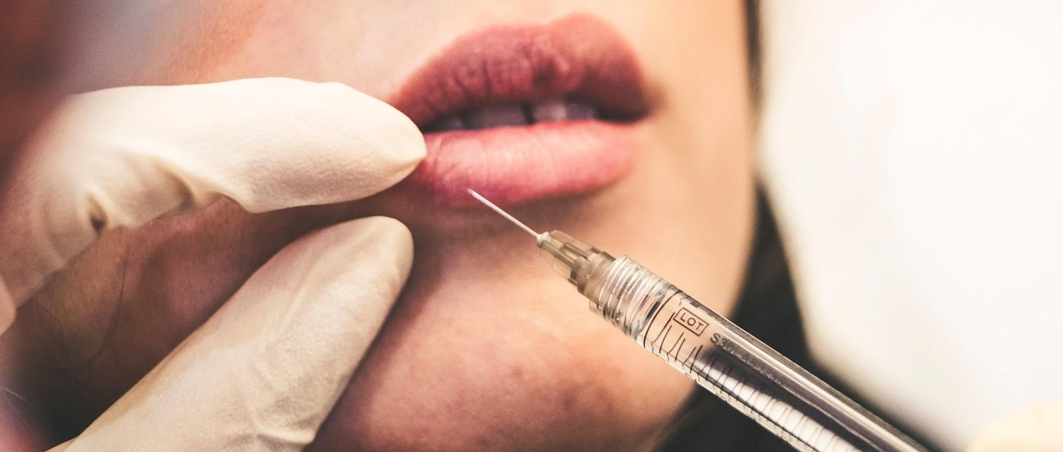 Le Botox et les produits de comblement des lèvres interdits aux moins de 18 ans
