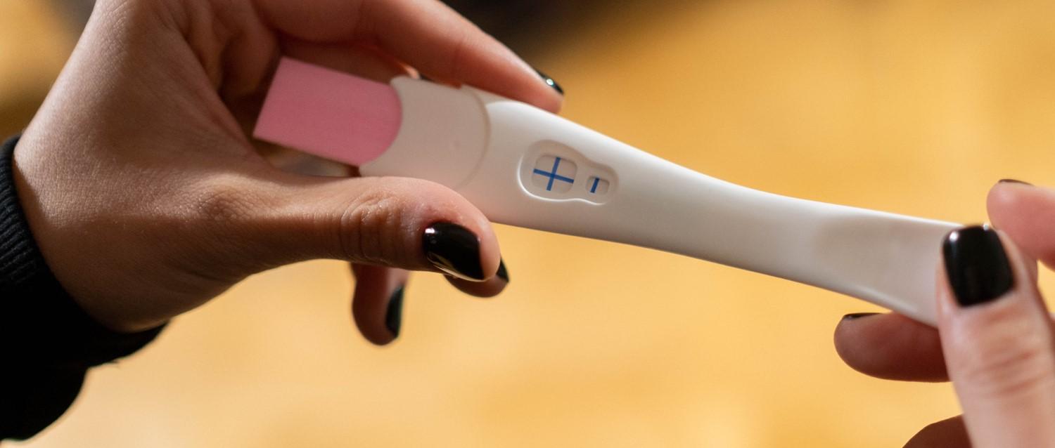 Quelle est la différence entre les saignements d'implantation et les règles ?
