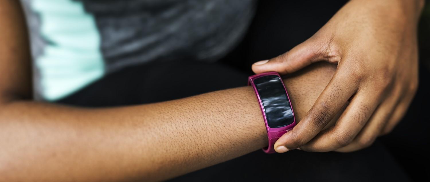 Les trackers de fitness peuvent-ils aider à augmenter le niveau d'activité des adultes ?
