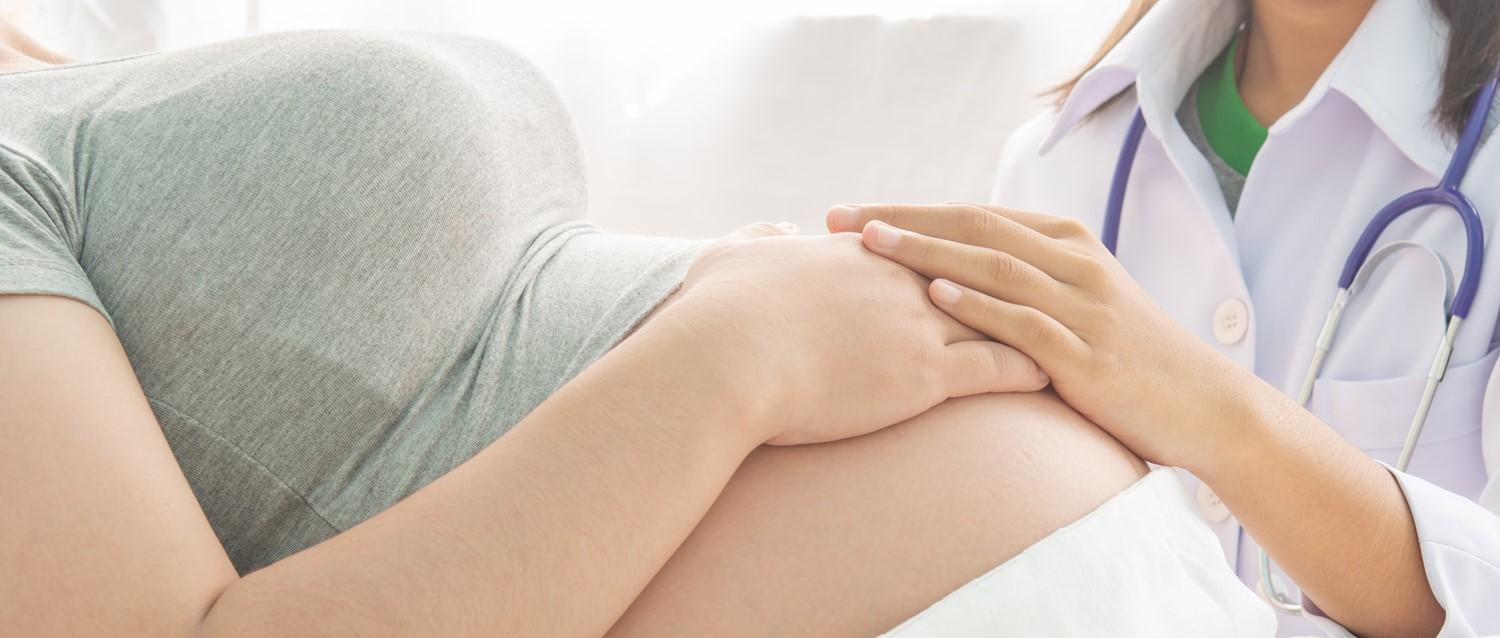 Amniocentèse : qu'est-ce que c'est, quels sont les risques et faut-il faire ce test ?