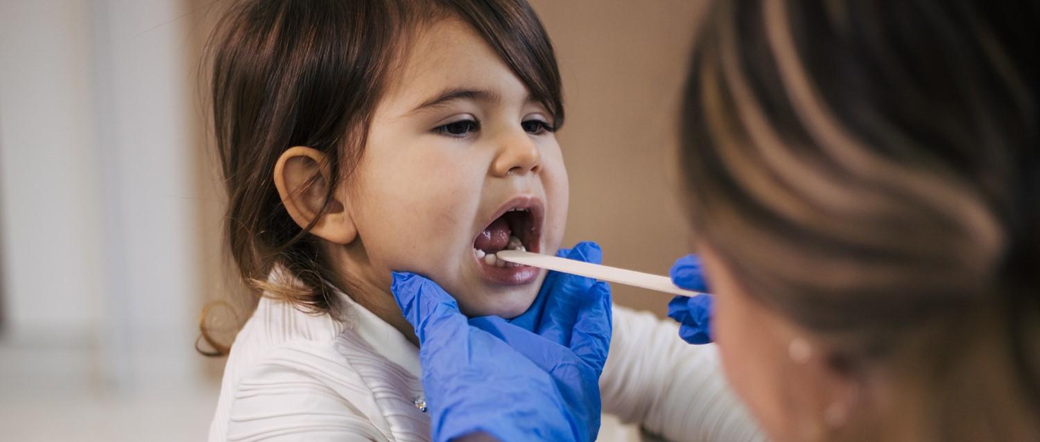 Comment gérer l'amygdalite chez l'enfant